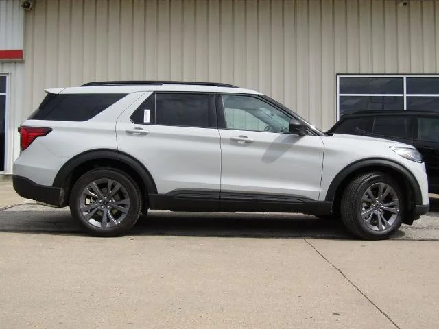 New 2027 Avalanche Gray Ford Active image 38