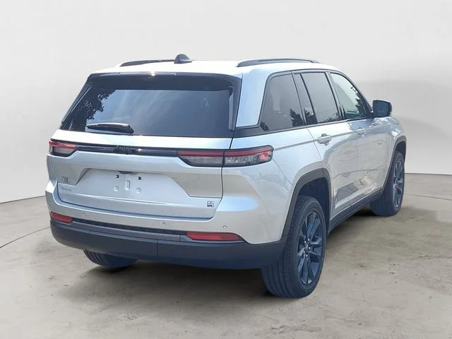 New 2026 Silver Jeep 85TH ANNIVERSARY EDITION 4X4 image 6