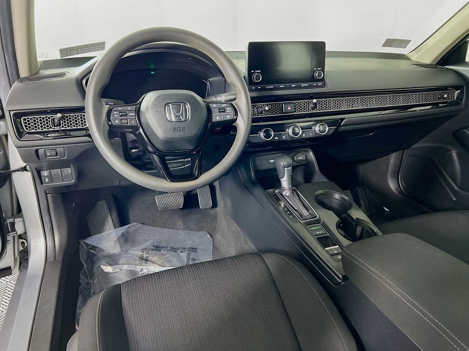 Used 2024 Lunar Silver Metallic Honda LX image 9