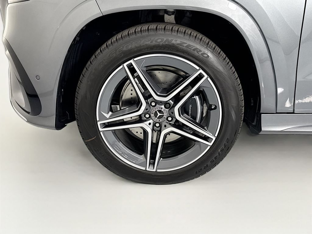 New 2026 Selenite Grey Metallic Mercedes-Benz GLS 450 image 32