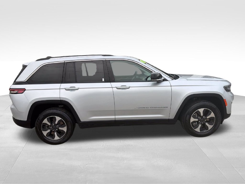 Used 2024 Silver Jeep 4xe image 6