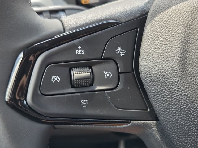 New 2027 Summit White Chevrolet LT image 17