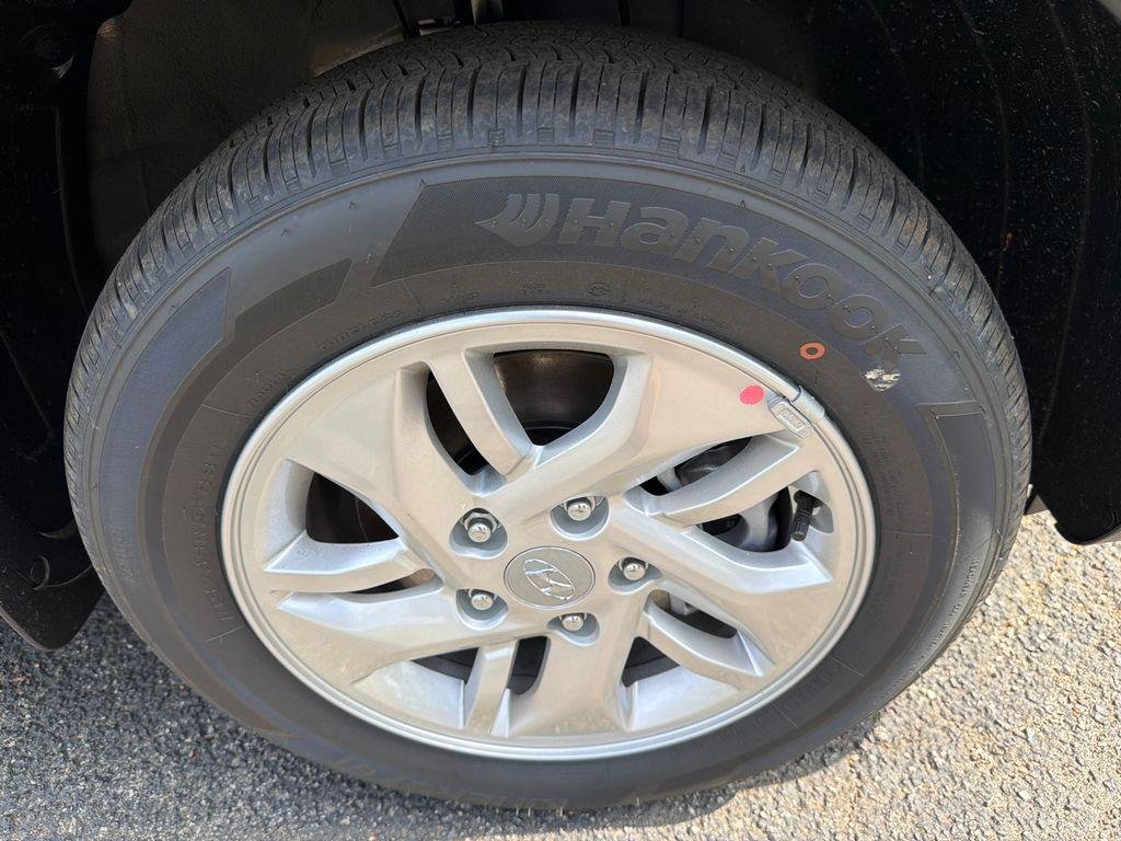 New 2026 Gray Hyundai SE image 12