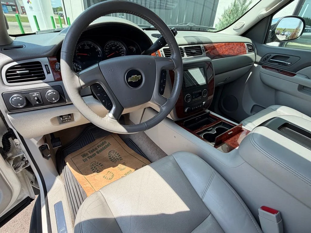 Used 2013 White Chevrolet LTZ image 9