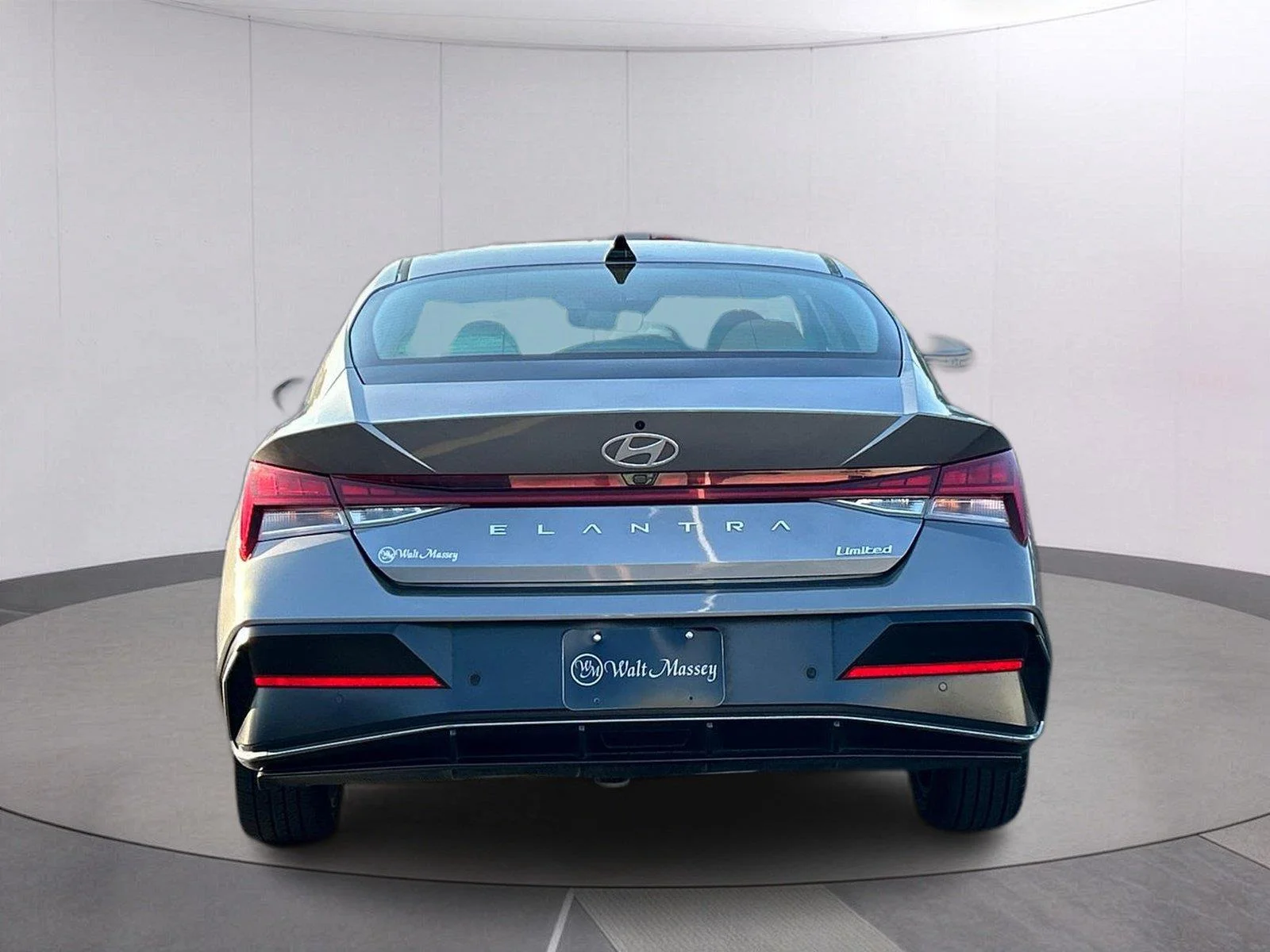 Used 2024 Fluid Metal Hyundai Limited image 4