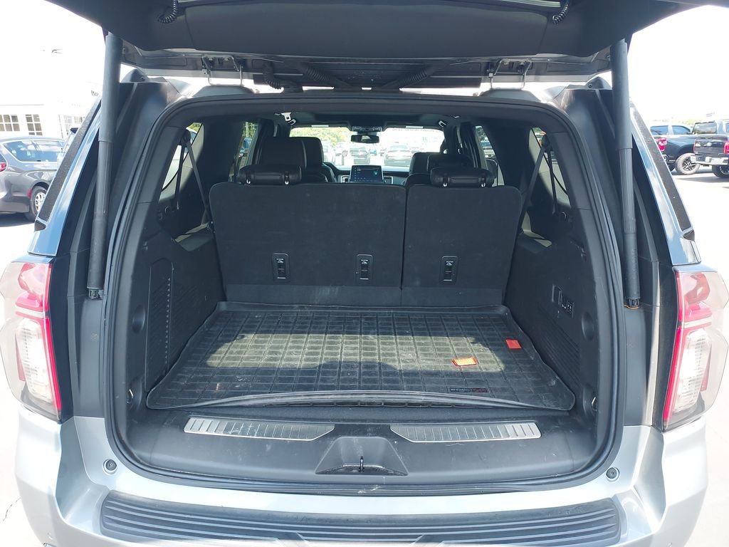 Used 2023 Gray Chevrolet Z71 image 9