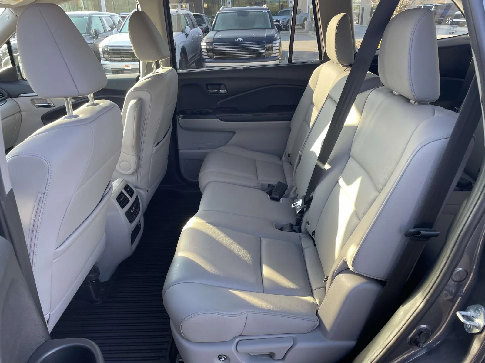 Used 2021  Honda EX-L image 3