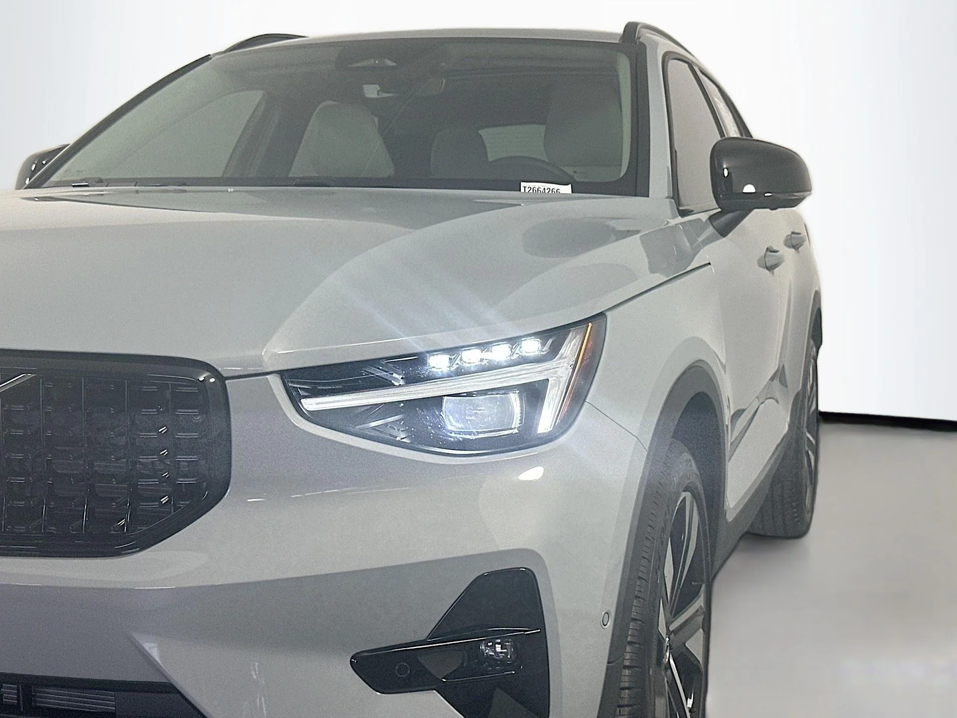 2026 Volvo XC40 Ultra - Photo 8