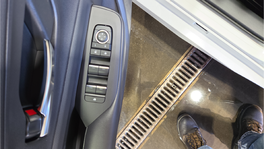 New 2027 Wind Chill Pearl Toyota XSE image 30