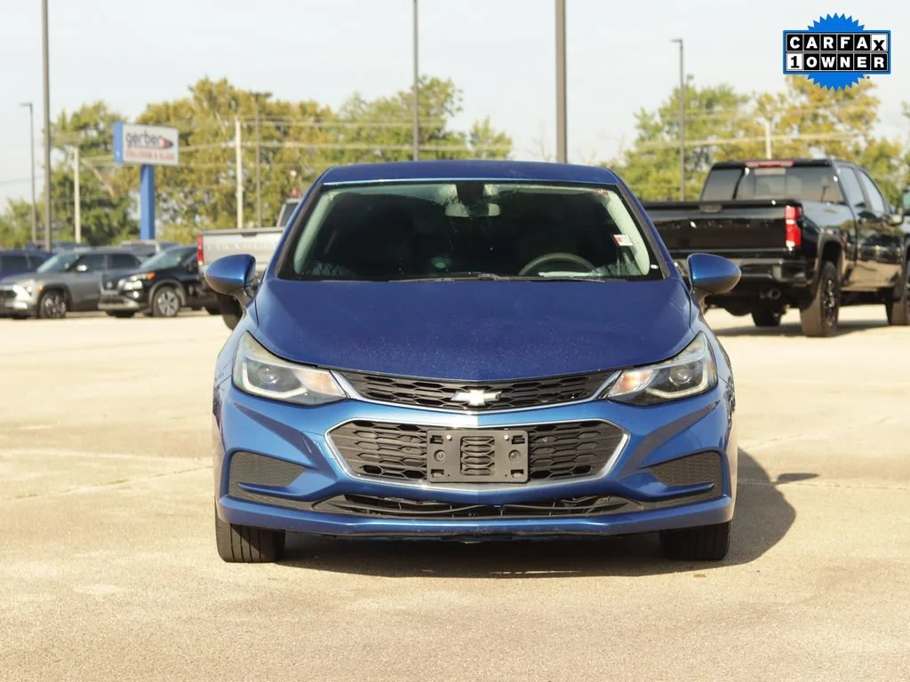 Used 2018 Chevrolet Cruze LT with VIN 1G1BE5SMXJ7171007 for sale in Pekin, IL
