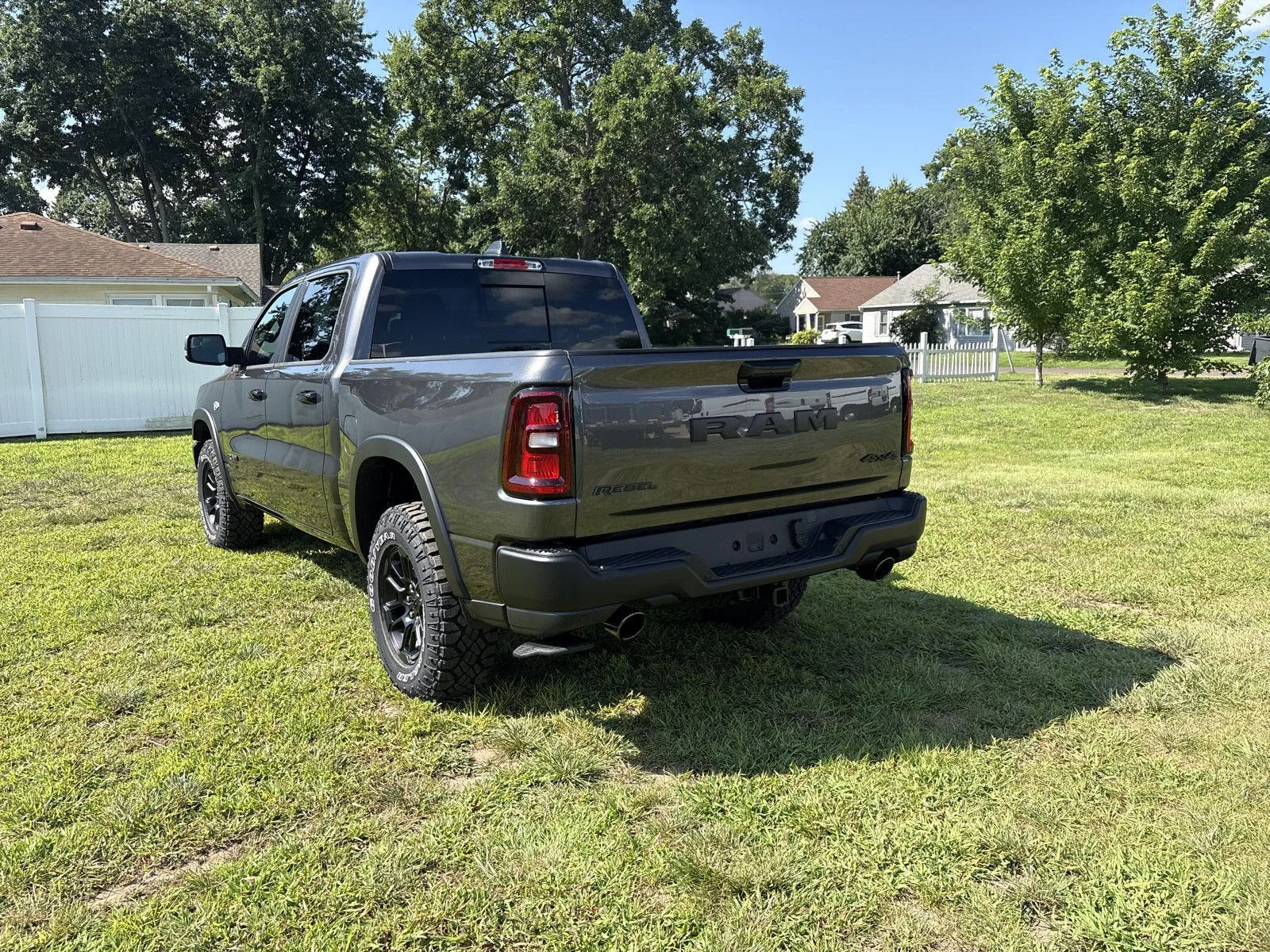 New 2026 Granite Crystal Metallic Clearcoat Ram Rebel image 7