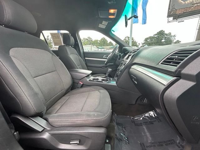 Used 2017 Gray Ford XLT image 11