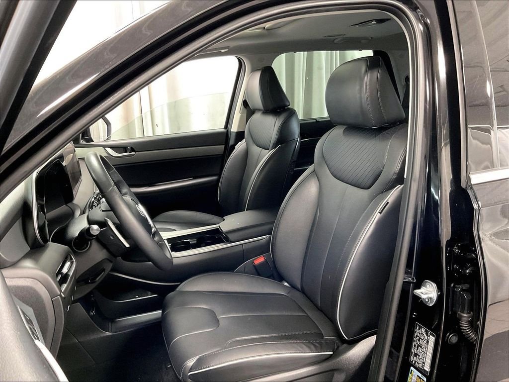 Used 2024 Black Hyundai SEL image 10
