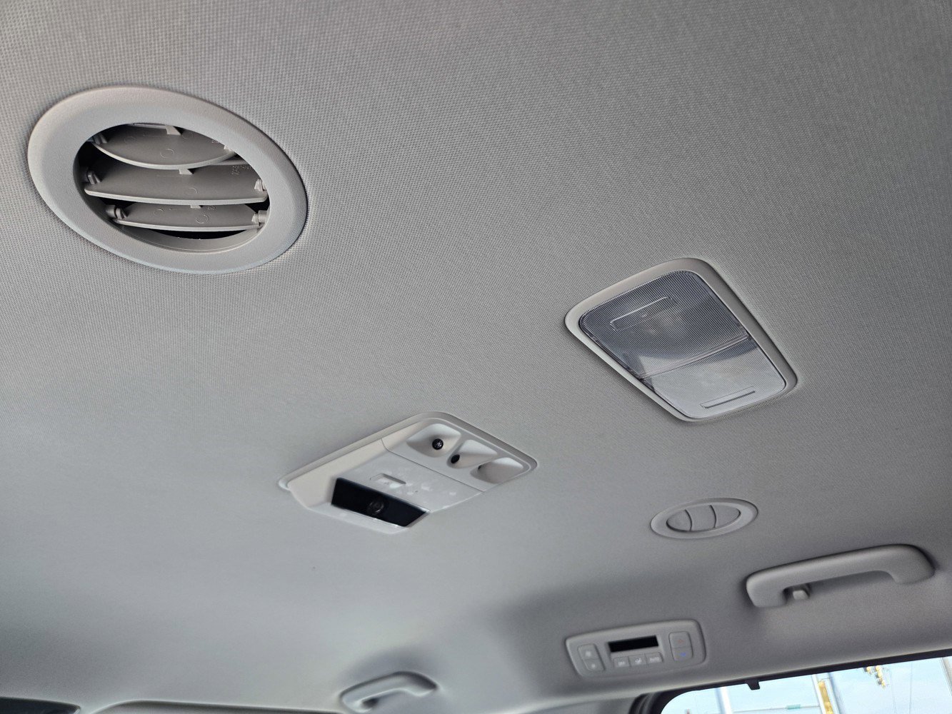Used 2022 Ceramic Silver Kia SX image 33