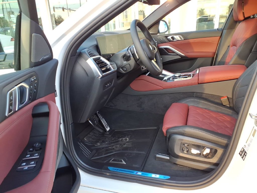 New 2027 Alpine White BMW xDrive40i image 18