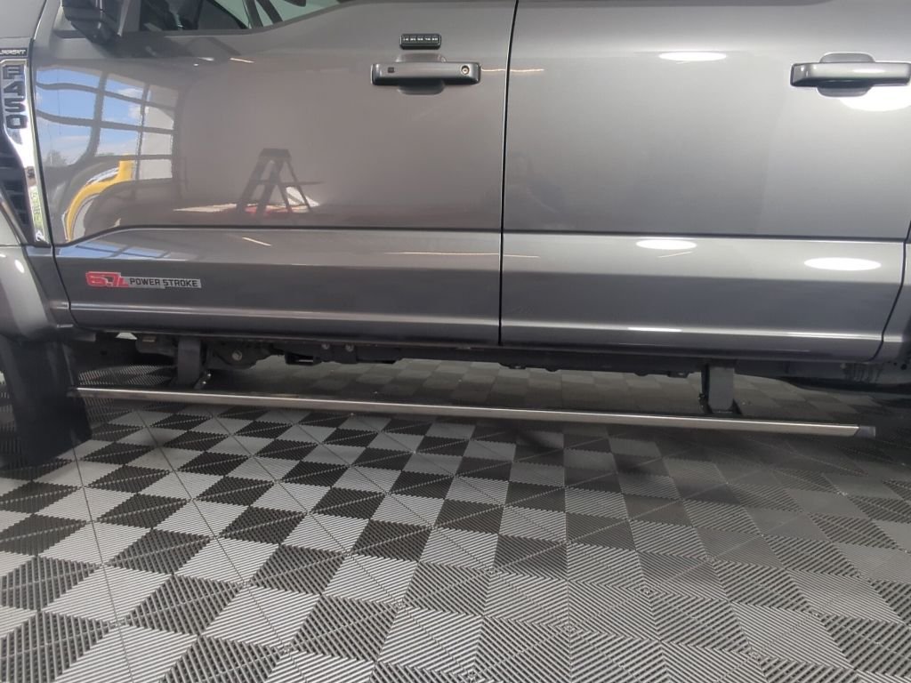 Certified Used 2025 Carbonized Gray Metallic Ford Lariat image 18