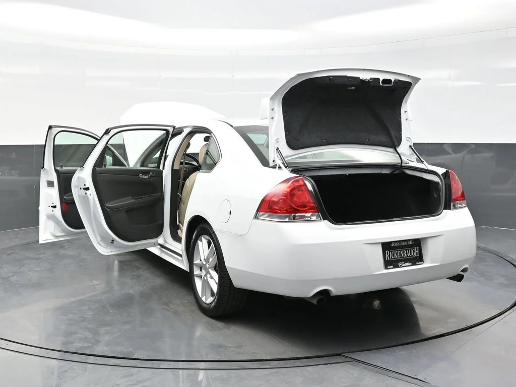Used 2014 White Chevrolet LTZ image 39