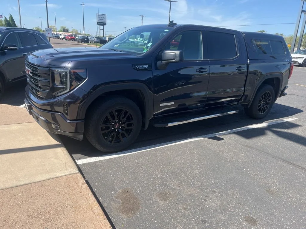 2022 GMC Sierra 4WD Crew Cab Short Box Elevation's photo