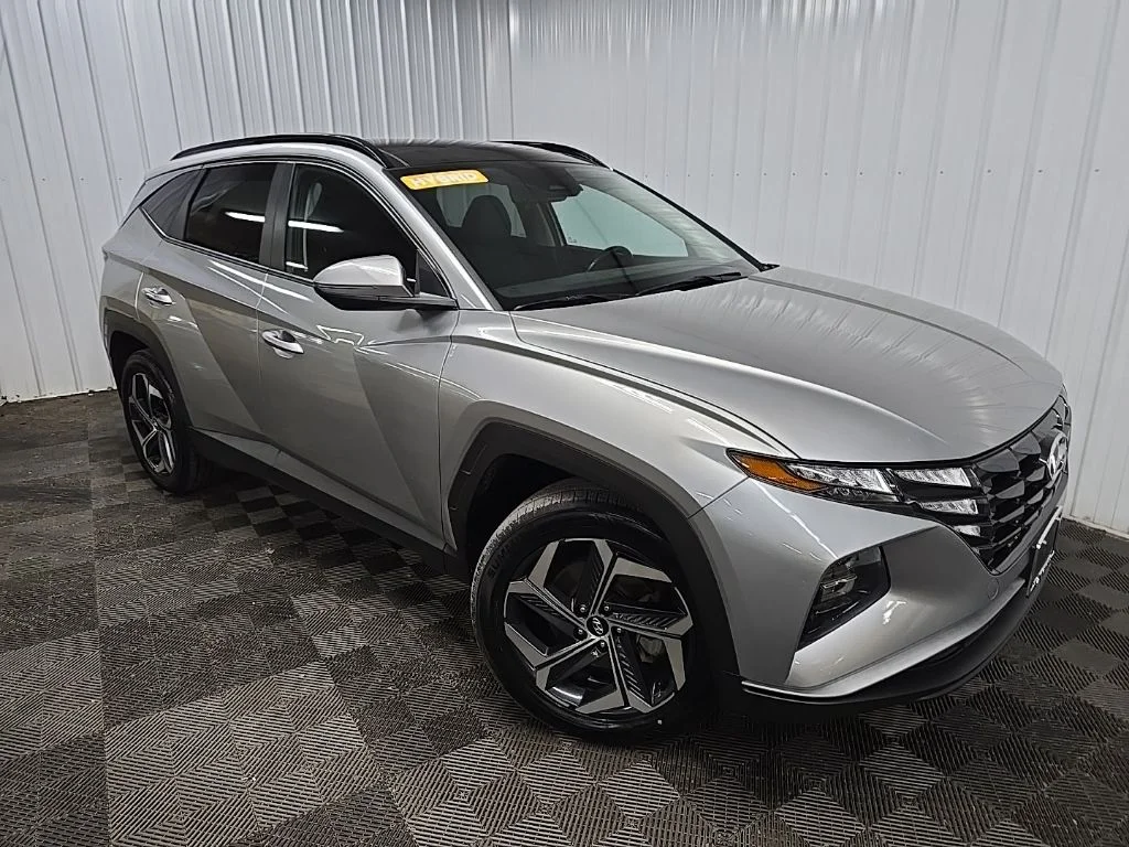 Used 2024 Silver Hyundai SEL Convenience image 7