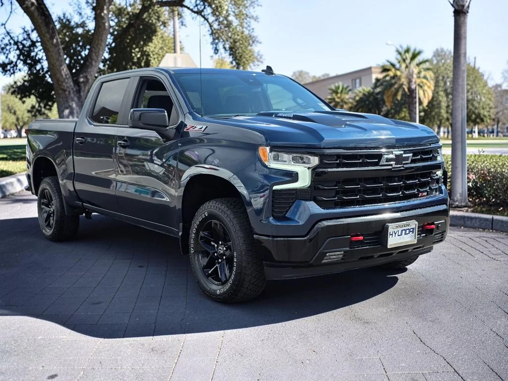Used 2022 Blue Chevrolet LT Trail Boss image 4
