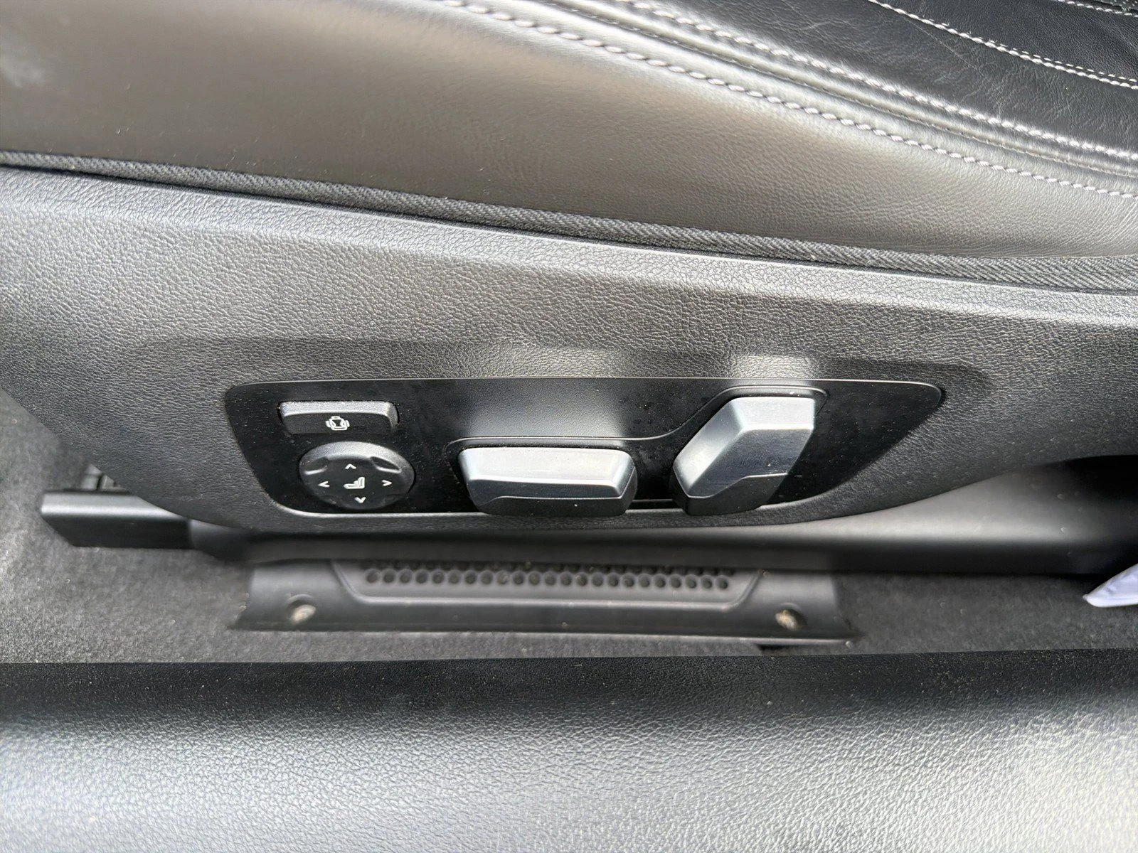 Used 2024 Black Sapphire Metallic BMW Competition image 17