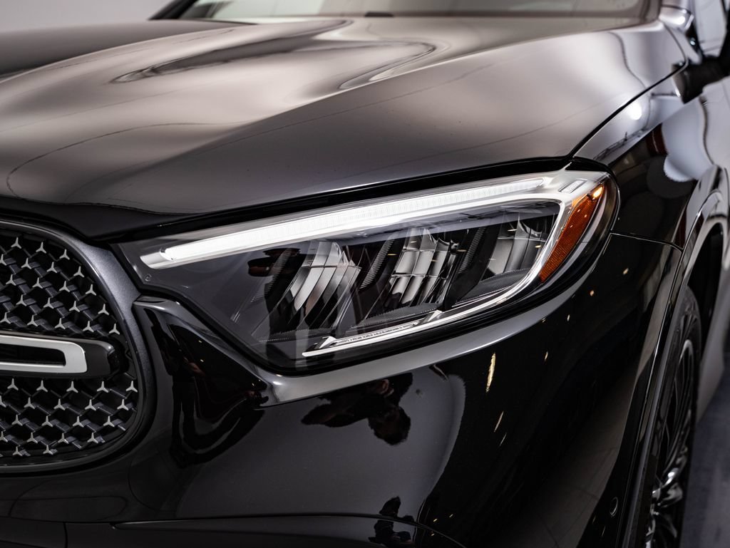 New 2027 Black Mercedes-Benz GLC 300 Coupe image 15