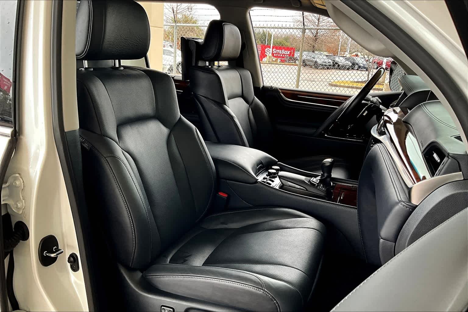 Used 2020 Eminent White Pearl Lexus  image 9