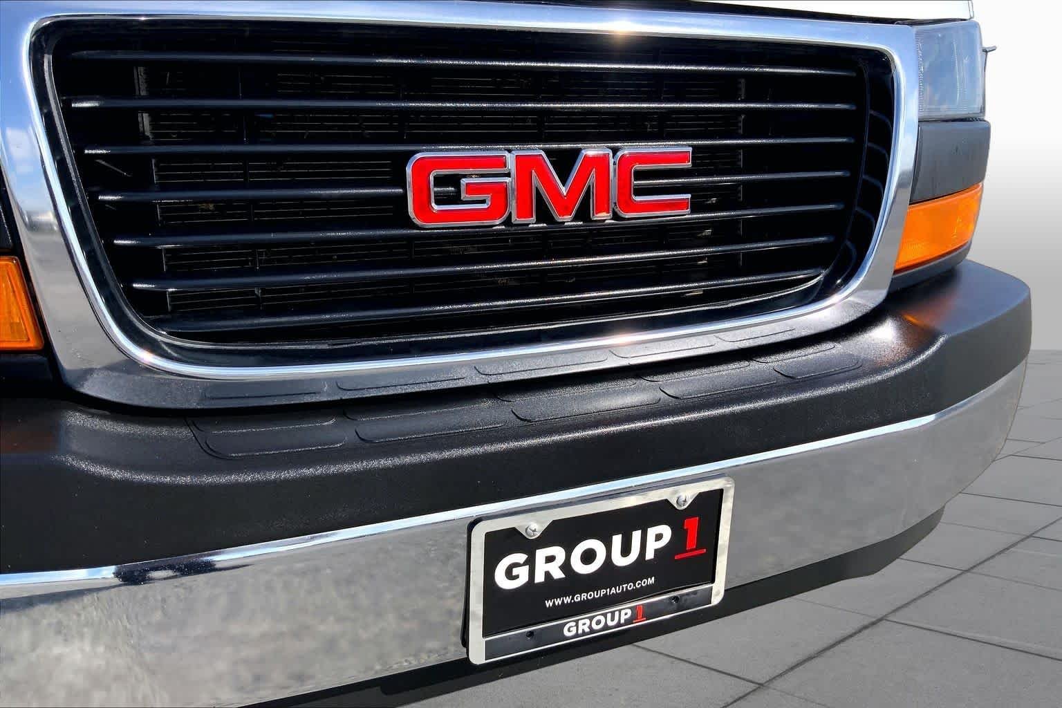 Used 2025 Summit White GMC LT image 27