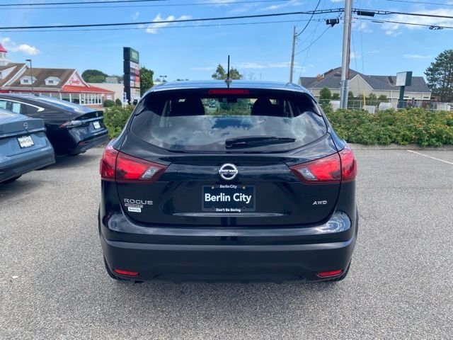 Used 2019 Magnetic Black Pearl Nissan S image 4