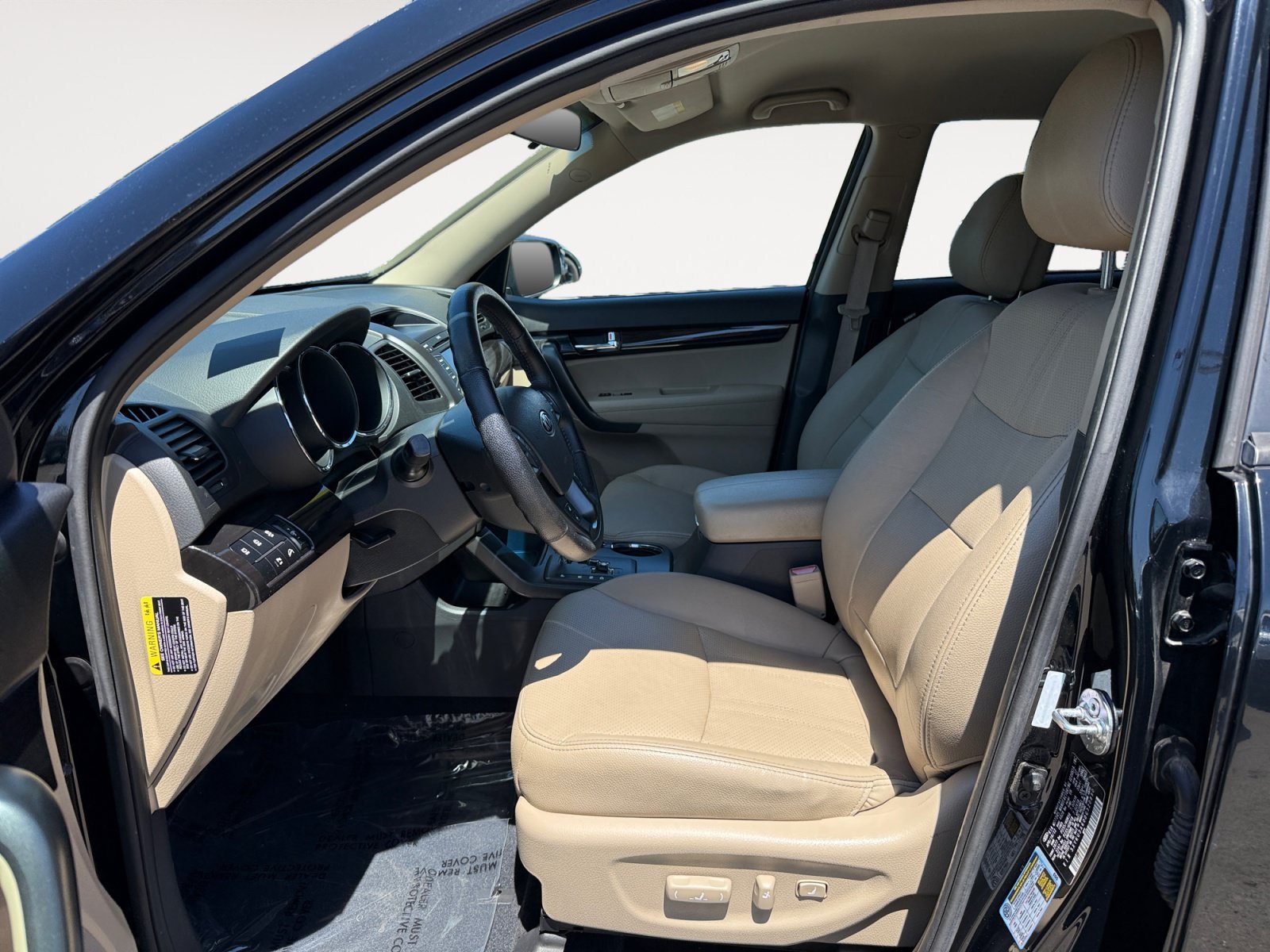 Used 2013 Ebony Black Kia EX image 10