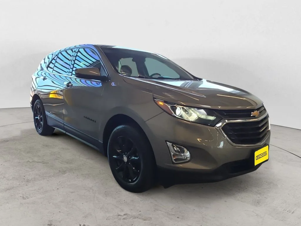 Used 2018 Gray Chevrolet LT image 3