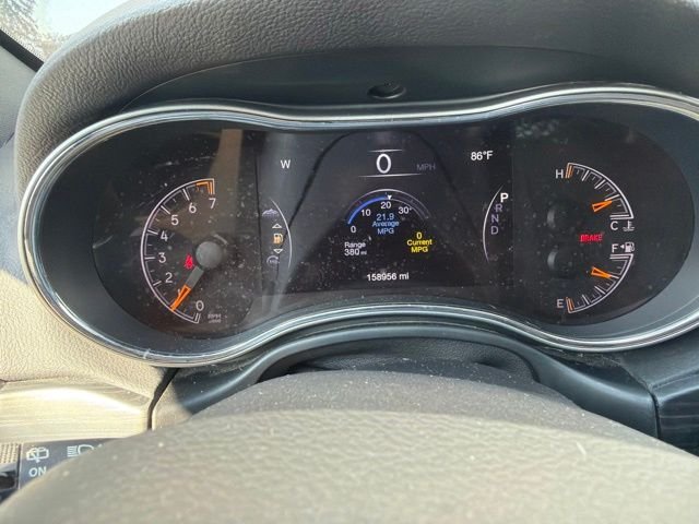 Used 2019 Silver Jeep Limited image 6