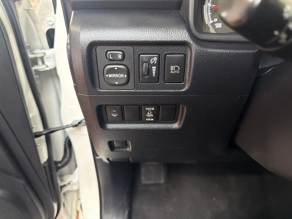 Used 2020 Blizzard Pearl Toyota Limited image 23