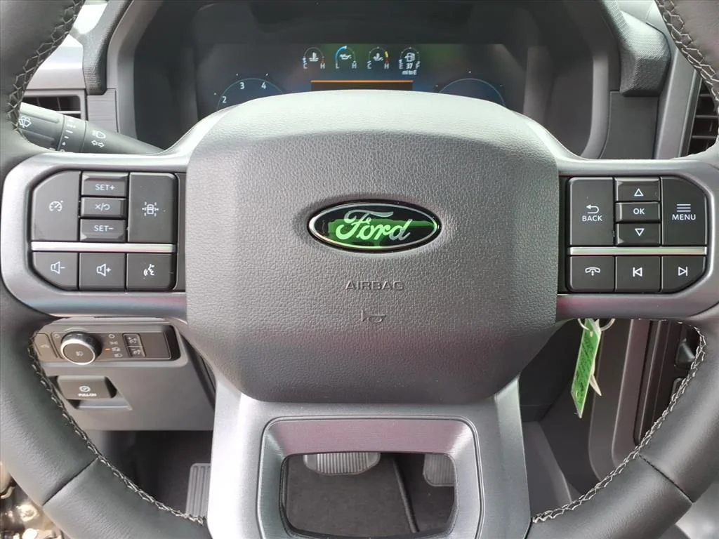 New 2026 Carbonized Gray Metallic Ford XLT image 20