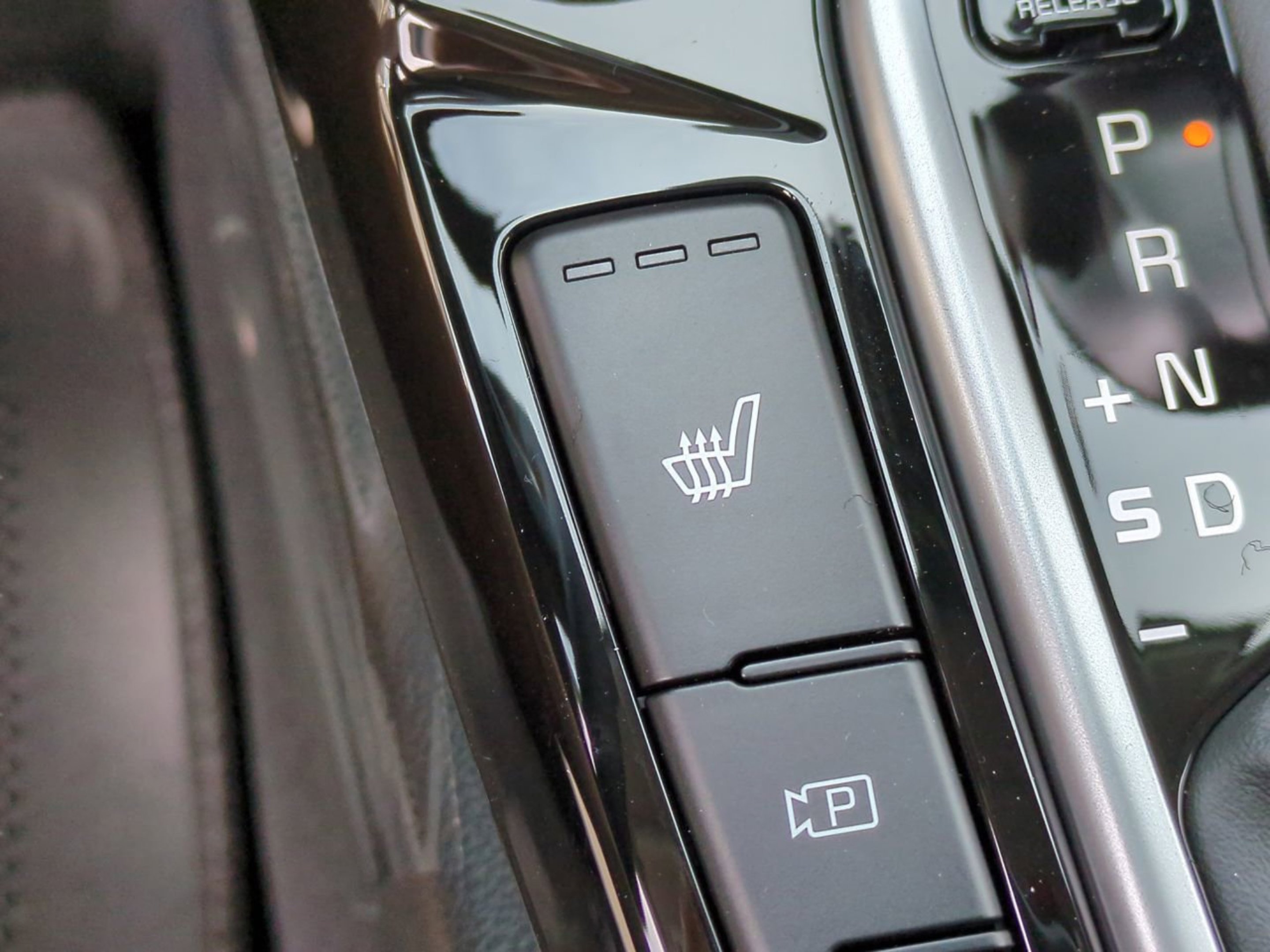 New 2026 Clear White / Black Roof Kia S image 21