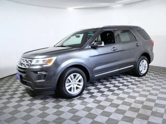 Certified Used 2018 Gray Ford XLT image 5