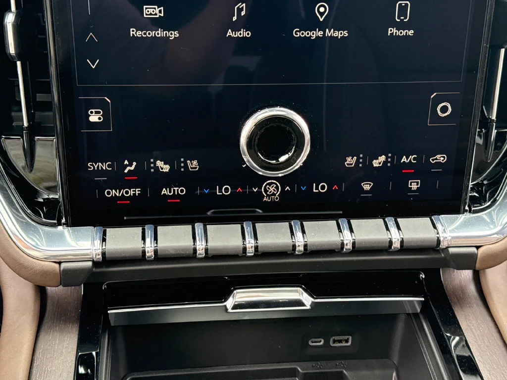 2026 GMC Yukon Denali Ultimate - Photo 25