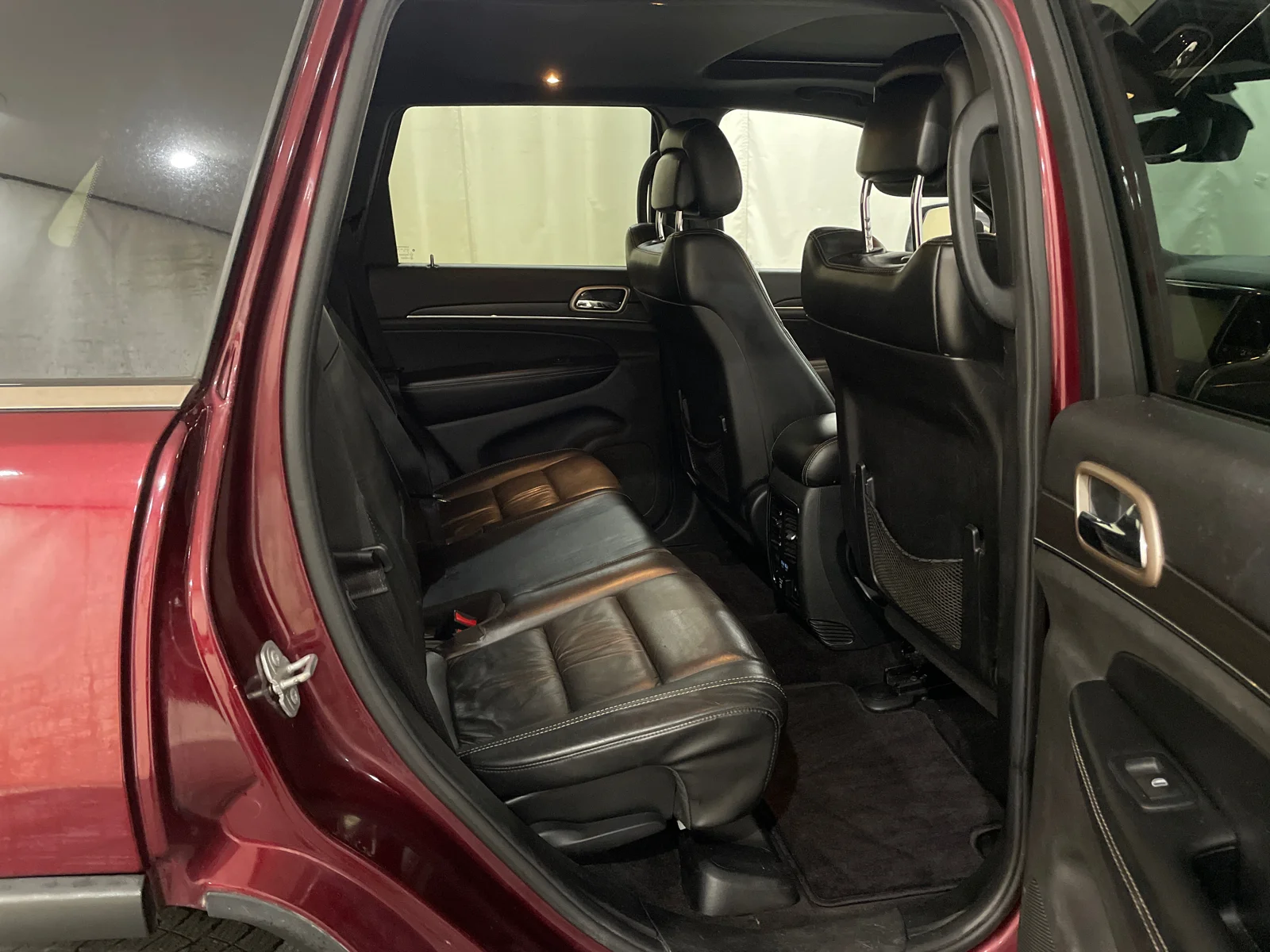 Used 2016 Velvet Red Pearlcoat Jeep Limited image 28