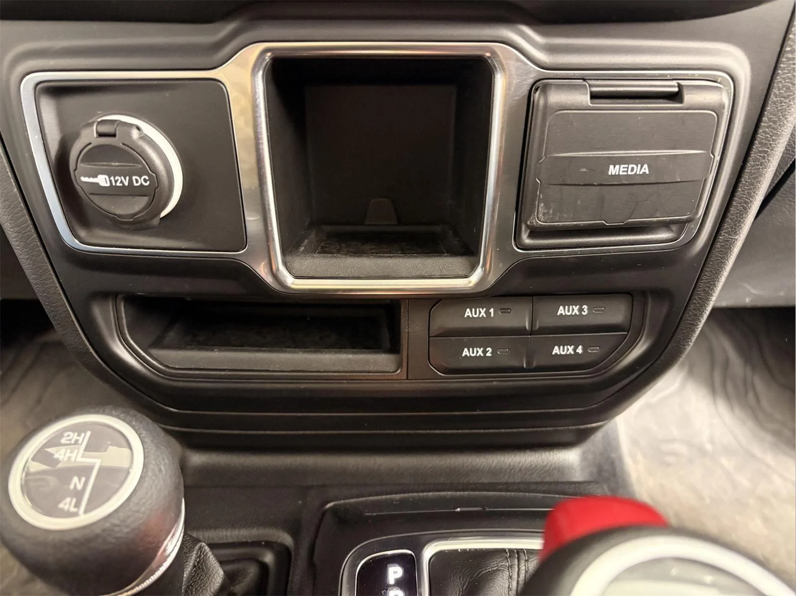 Used 2023 Granite Crystal Metallic Clearcoat Jeep Willys Sport image 31