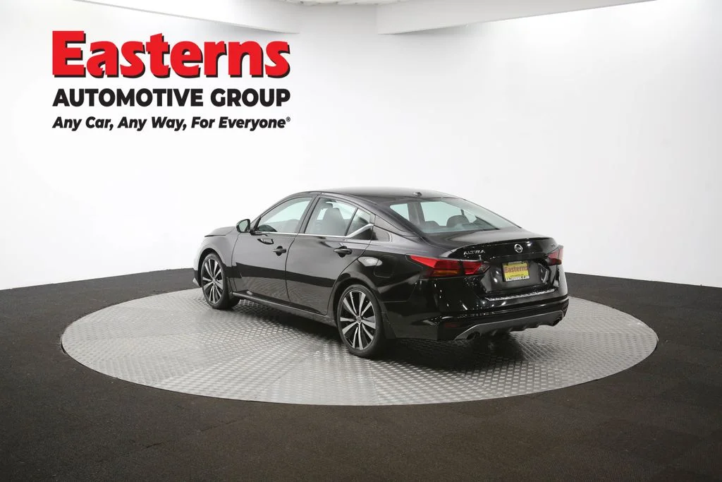 Used 2020 Black Nissan 2.5 SR image 62