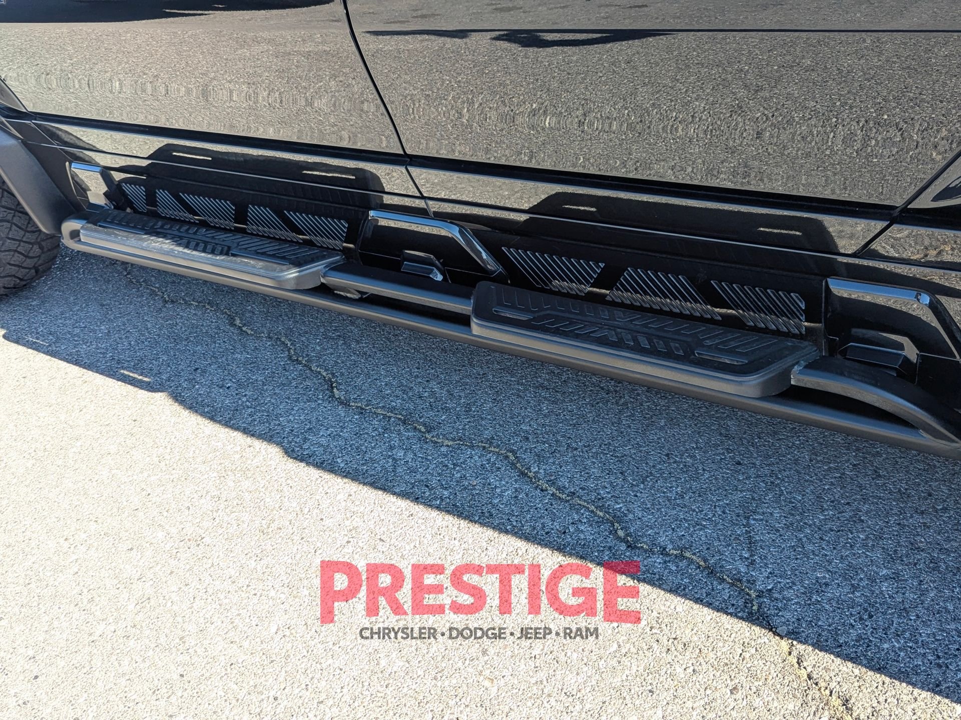 Used 2024 Black GMC 2X image 15