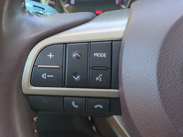 Used 2019 White Lexus 350 image 24