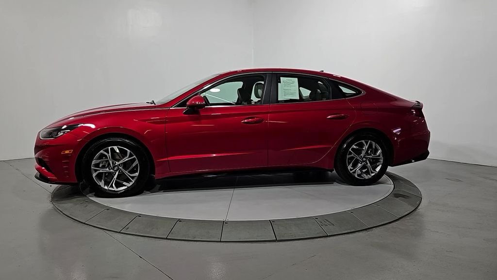 Used 2020 Red Hyundai SEL image 2