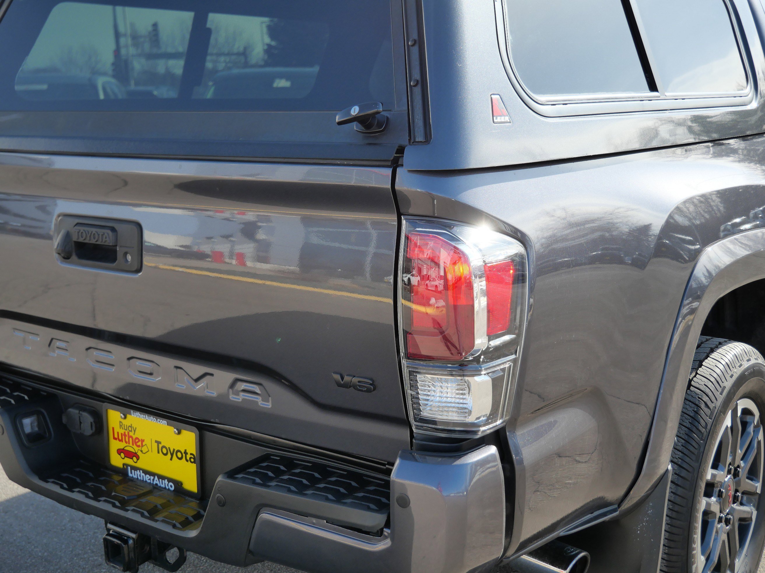 2021 Toyota Tacoma Limited - Photo 17