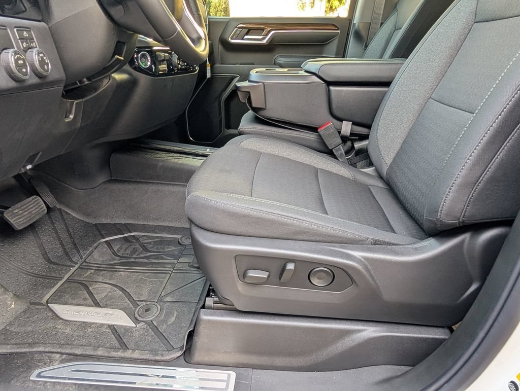 New 2026 Summit White Chevrolet LT image 9