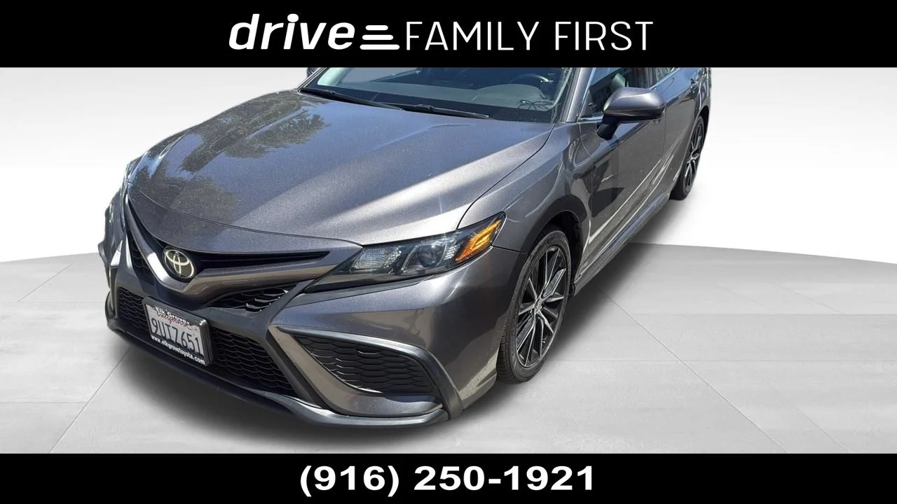 2021 Toyota Camry 2.5 Auto SE's photo