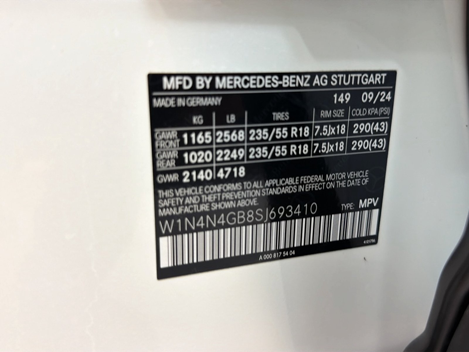 Certified Used 2025 Polar White Mercedes-Benz 4MATIC® image 25