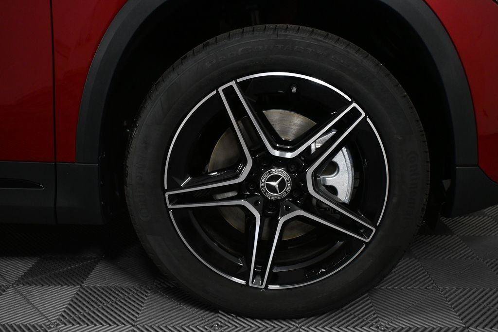 New 2026 MANUFAKTUR Patagonia Red Metallic Mercedes-Benz GLA 250 image 77