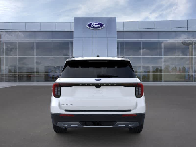 Used 2025 Star White Metallic Tri-Coat Ford Active image 5