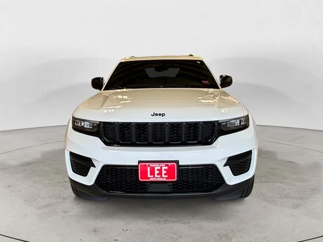Used 2023 Bright White Clearcoat Jeep Altitude X image 9